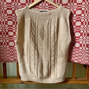 SOLD❤️ Vintage knitted sweater vest